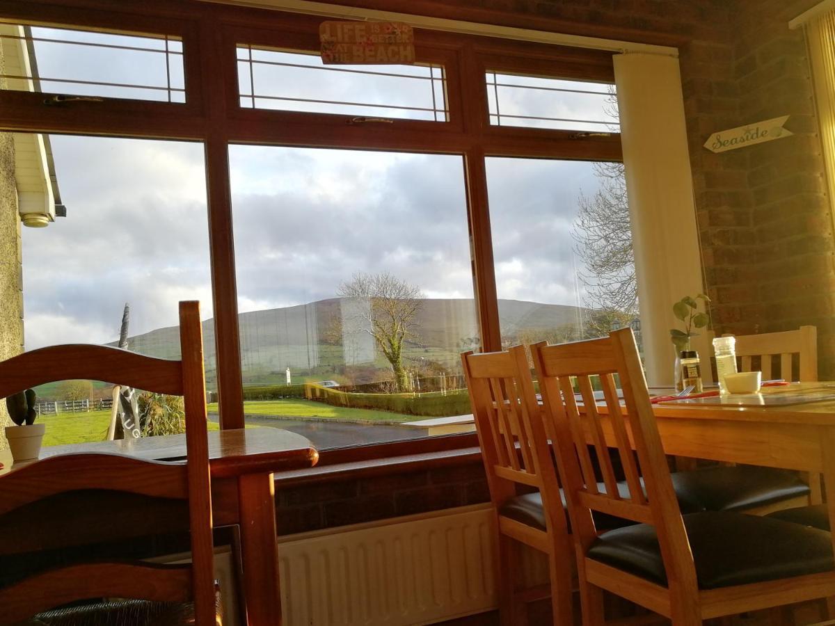 Carnately Lodge Ballycastle Exteriér fotografie